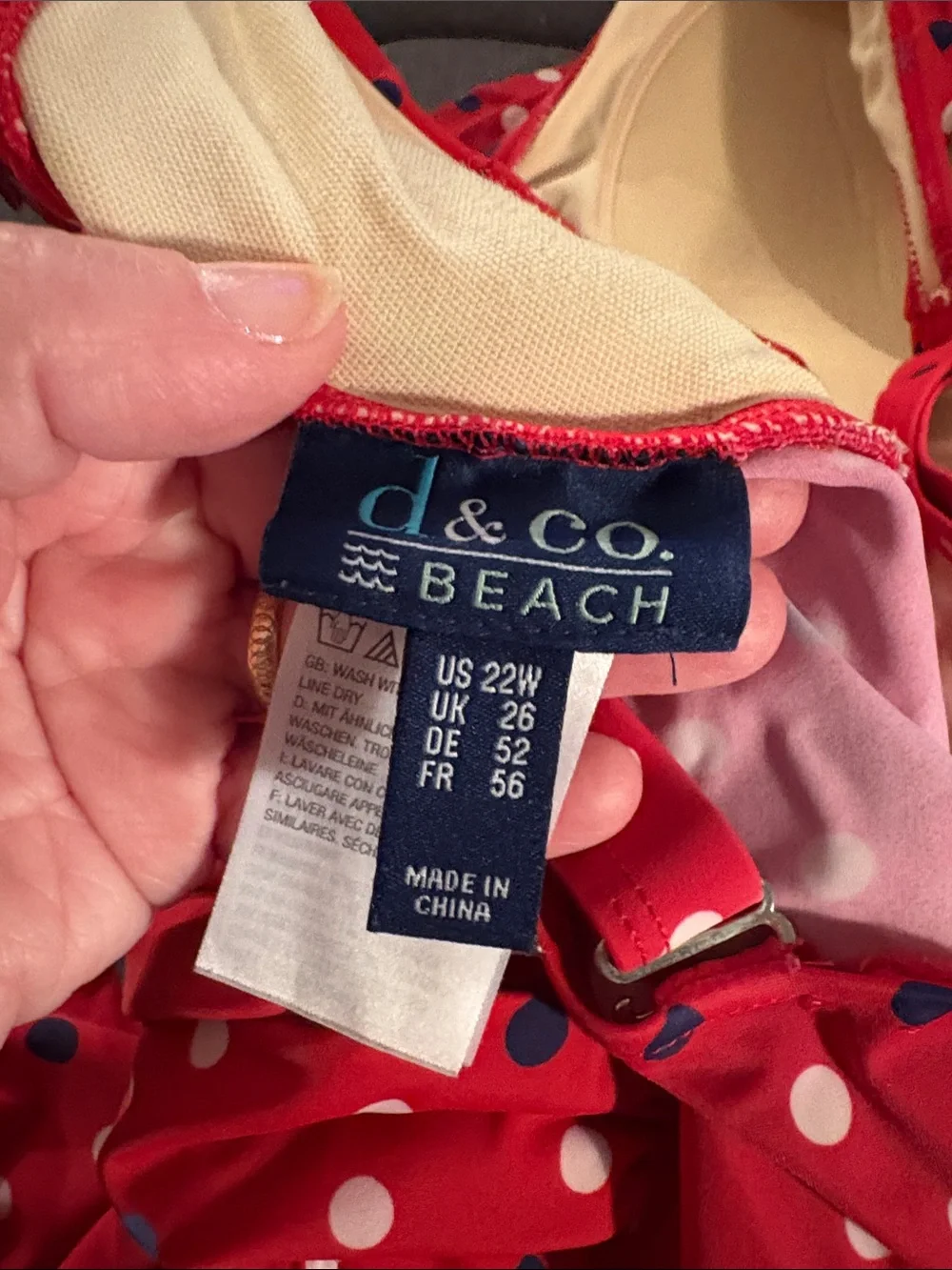 d&co flattering red